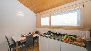 Family Townhome, Multiple Bedrooms, Mountainside (Ca' Melin) | Dining