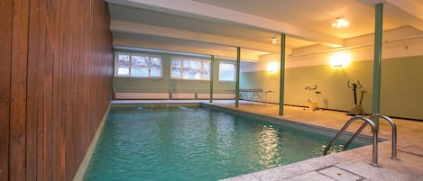 Appartement familial, plusieurs chambres, 2 salles de bains (Casa Bader) | Piscine | Piscine intérieure, piscine chauffée