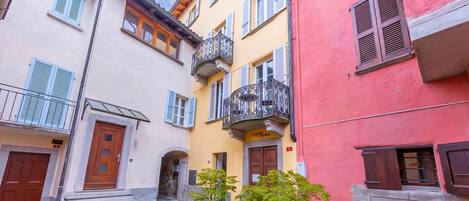 Family Townhome, Multiple Bedrooms, 2 Bathrooms, Mountainside (Casa Gialla) | Exterior
