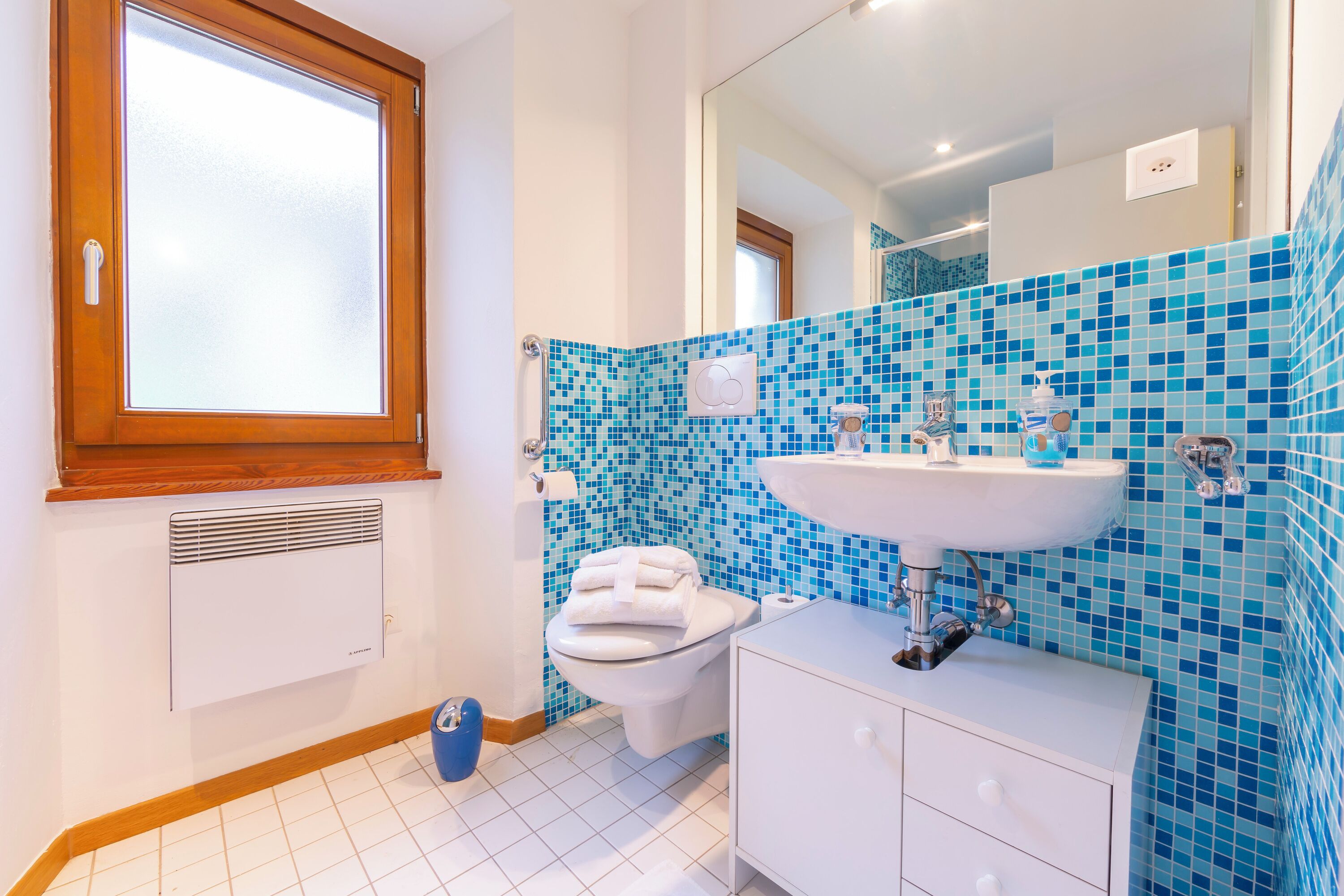 Family Townhome, Multiple Bedrooms, 2 Bathrooms, Mountainside (Casa Gialla) | Bathroom | Shower, rainfall showerhead, hair dryer, towels