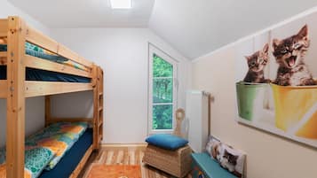 3 bedrooms, free WiFi, bed sheets