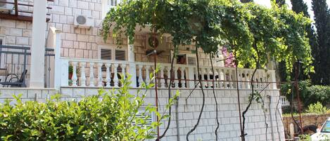 Departamento (Two-Bedroom Apartment with Balcony) | Exterior