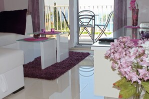 Apartment (Two-Bedroom Apartment with Balcony) | Living room | TV - Apartment Siesta (Konavle)