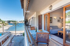 Outdoor dining - Beach apartment in Port de Soller. (Soller)