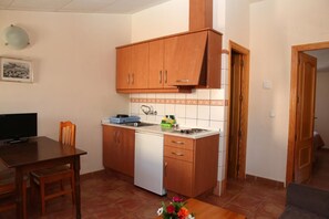 Fridge, microwave, stovetop