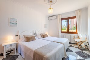 5 bedrooms, iron/ironing board, free WiFi, bed sheets