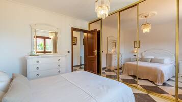 5 chambres, fer et planche Ă  repasser, Wi-Fi gratuit, draps fournis