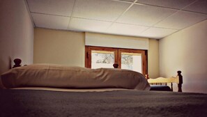 4 habitaciones, insonorización, tabla de planchar con plancha y wifi 