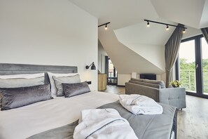 프리미엄 아파트, 퀸사이즈침대 1개, 강 전망 | 이집트산 면 시트, 고급 침구, 미니바, 책상