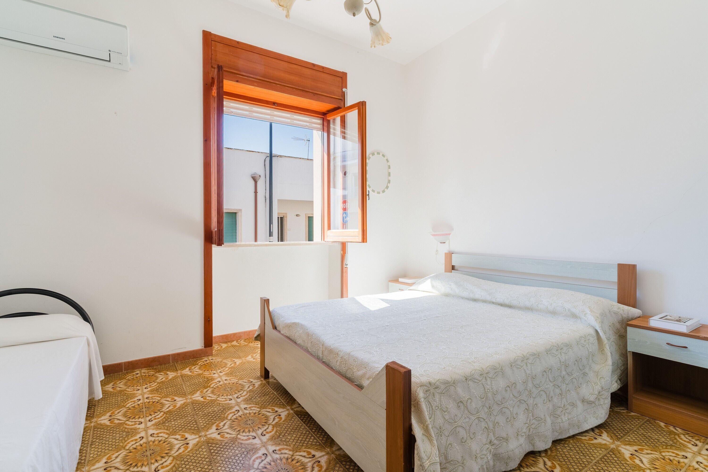 3 Schlafzimmer, Bügeleisen/Bügelbrett