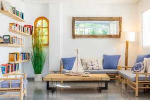 Interior - Apartment Close to the Beach with Pool Access, Private Terrace, Air Conditioning and Wi-Fi (Canyamel)