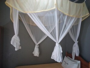 Enkeltrom | Skrivebord, blendingsgardiner, wi-fi (inkludert) og sengetøy