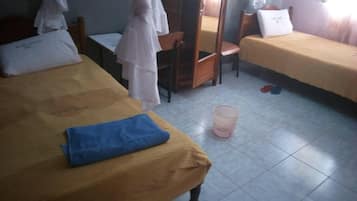 Deluxe Room | Desk, blackout drapes, free WiFi, bed sheets