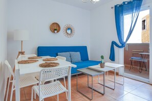 Dining - Central Holiday Apartment Corralejo Close to Beach with Balcony & Wi-Fi (Corralejo)