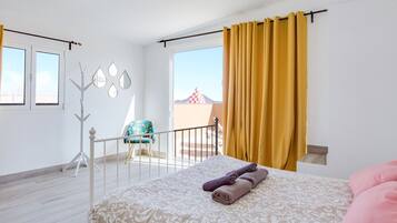 3 makuuhuonetta, silitysrauta/-lauta, ilmainen Wi-Fi, vuodevaatteet