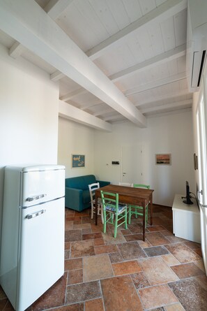 Interior - Holiday Home 'Il Timo' with Sea View, Wi-Fi and Air Conditioning (Marciana)