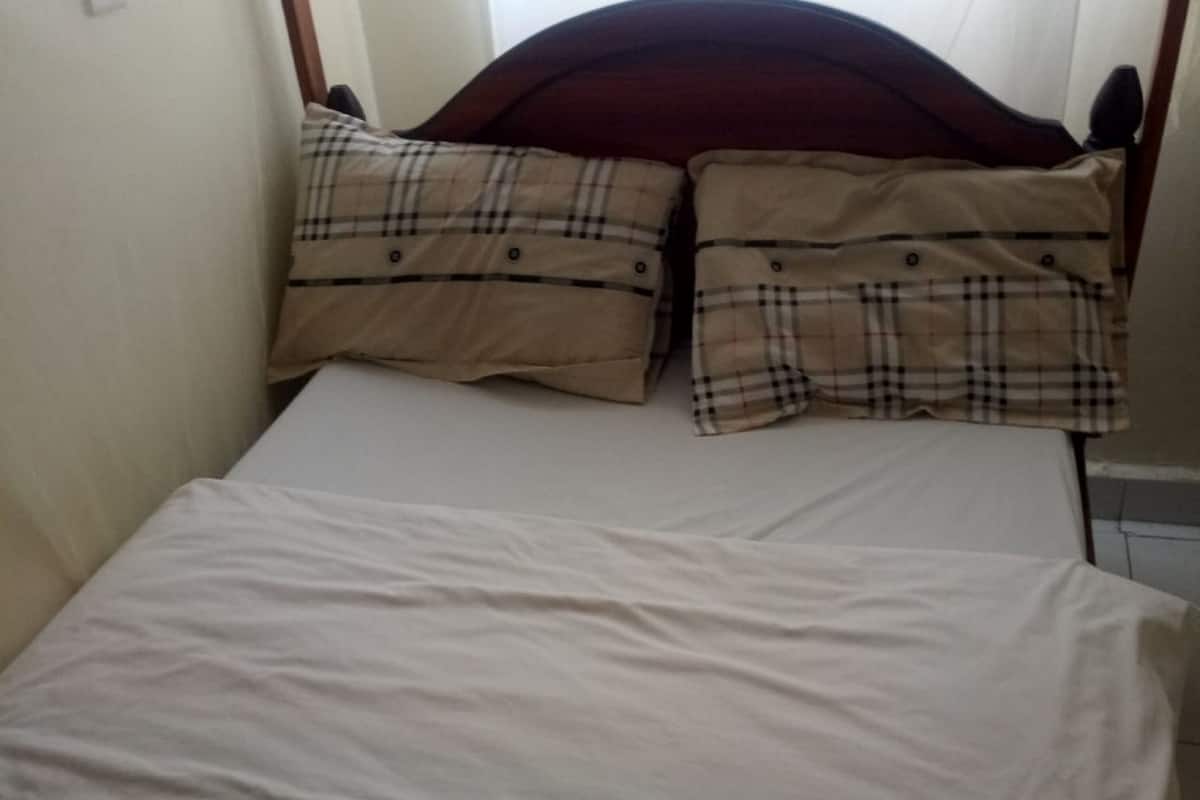 Single Room | Desk, blackout drapes, free WiFi, bed sheets