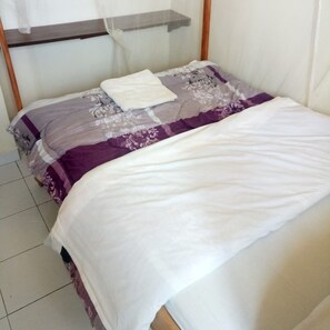 Enkeltrom | Skrivebord, blendingsgardiner, wi-fi (inkludert) og sengetøy