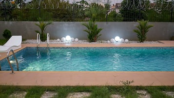 Kolam renang terbuka