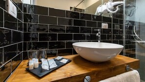 Kamar Double atau Twin Klasik, pemandangan kota | Kamar mandi
