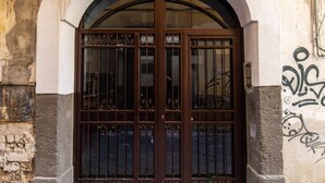 Pintu masuk properti