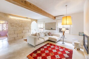 Televisión, chimenea