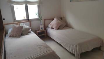 2 habitaciones, tabla de planchar con plancha y wifi gratis