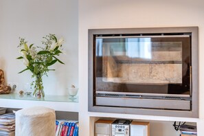 Interior - Air Conditioned House with Terrace, Garden, Fantastic View & Wi-Fi (Colonia de San Pedro)