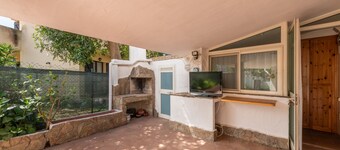 Holiday Home "Casa Marisol" on the Beach with Garden, Terrace & Wi-Fi