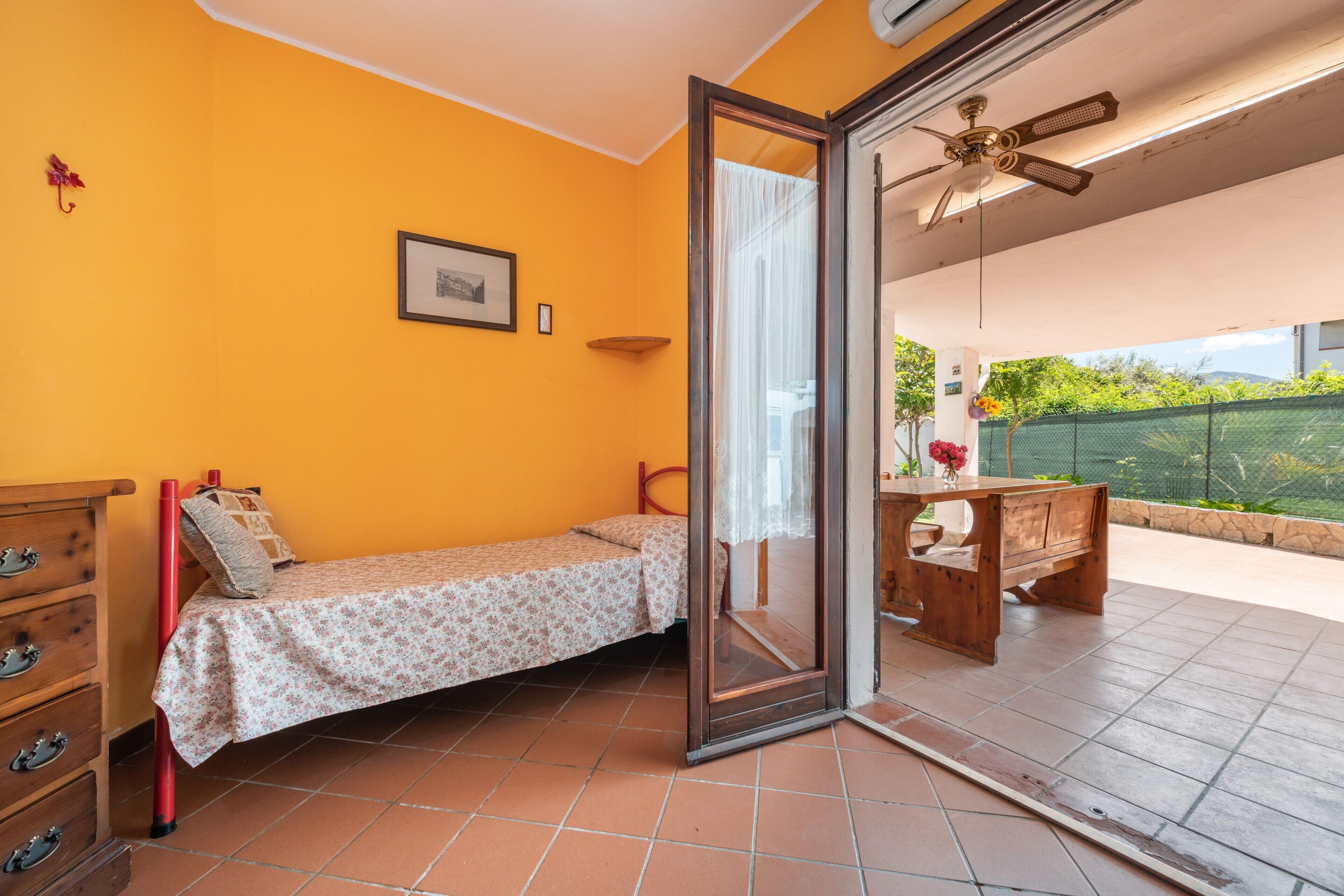 2 室のベッドルーム、アイロン / アイロン台、WiFi (無料)、ベッドシーツ