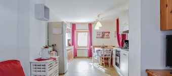 Spacious Apartment “Cesa Crepaz” with Mountain View, Wi-Fi & Garden