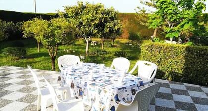 Villa 'Incantevole Maddalena' mit gemeinsamer Terrasse und privatem Garten