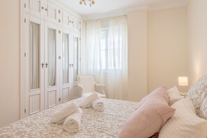 2 bedrooms, iron/ironing board, free WiFi, bed sheets - Central Holiday Apartment "House Sun Beach 2" with Wi-Fi, Balcony & Terrace (Vejer de la Frontera)