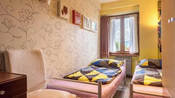 3 bedrooms, free WiFi, bed sheets