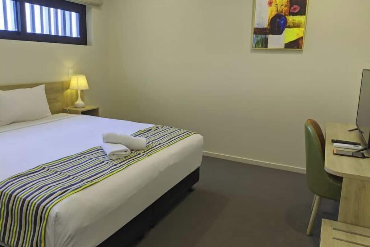 3 Schlafzimmer, Schreibtisch, laptopgeeigneter Arbeitsplatz