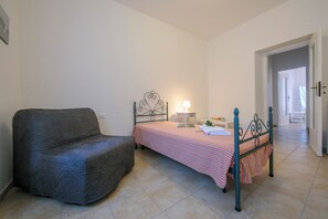 2 slaapkamers, een strijkplank/strijkijzer, wifi, beddengoed