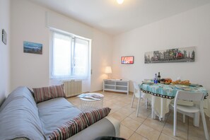 Flat-screen TV - Casa Al Caprifoglio 600 Mt From Beach (Ispra)