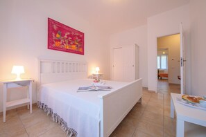 Family Apartment, Multiple Bedrooms (Casa Al Caprifoglio 600m From Beach) | 2 bedrooms, iron/ironing board, WiFi, bed sheets - Casa Al Caprifoglio 600 Mt From Beach (Ispra)
