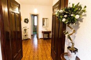 Interior - Connie's apartment Extra Pet Friendly (Monvalle)