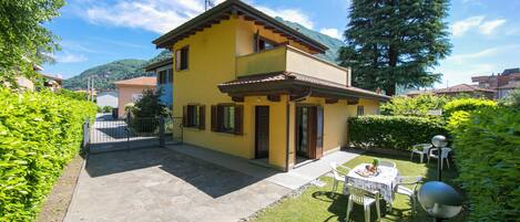 Tempat makan outdoor