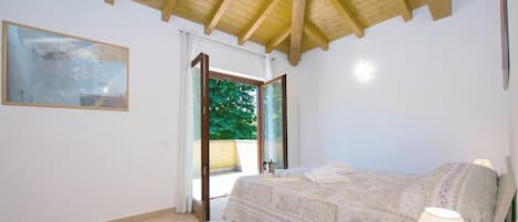 2 間睡房、熨斗/熨衫板、Wi-Fi (收費)、床單