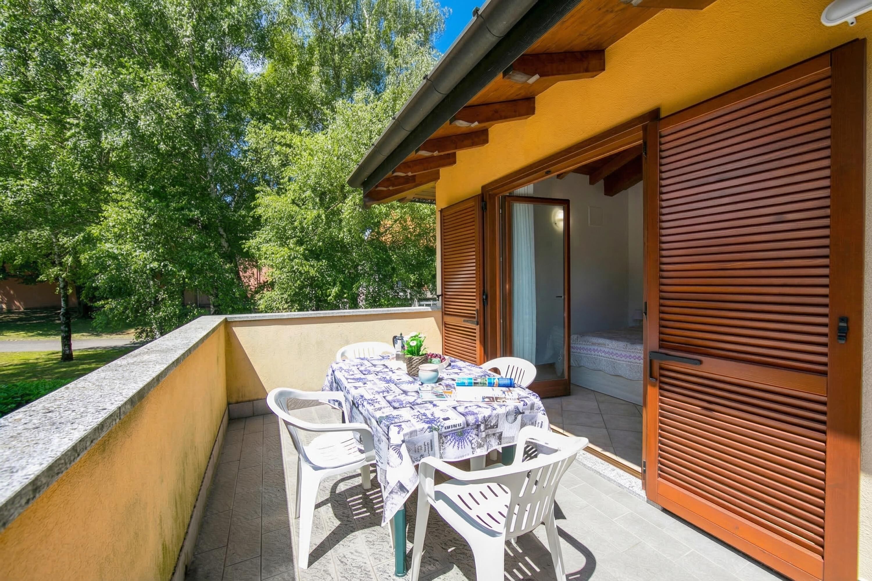 Family Townhome, Multiple Bedrooms, 2 Bathrooms (Le Betulle Garden in Laveno) | Outdoor dining
