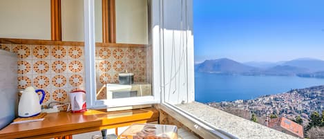 Family Apartment, Multiple Bedrooms, Mountainside (Nicoletta's Lake View Stresa) | Interior