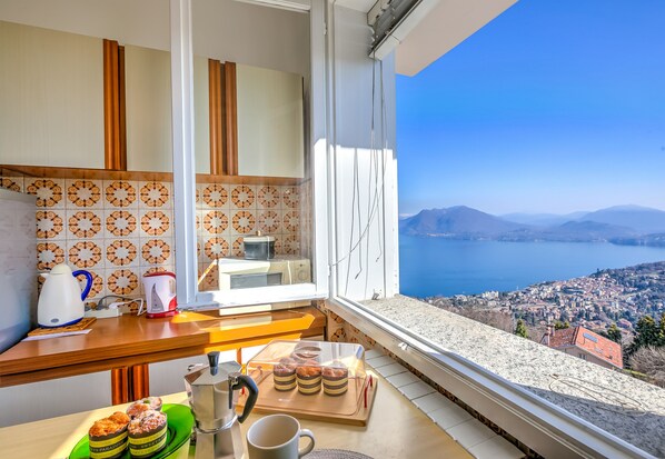 Family Apartment, Multiple Bedrooms, Mountainside (Nicoletta's Lake View Stresa) | Interior