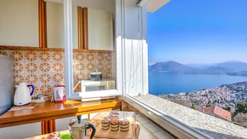 Family Apartment, 1 Bedroom, Balcony, Mountainside (Nicoletta's Lake View Stresa) | Interior