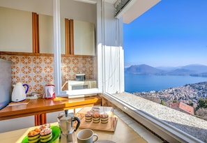 Family Apartment, 1 Bedroom, Balcony, Mountainside (Nicoletta's Lake View Stresa) | Interior