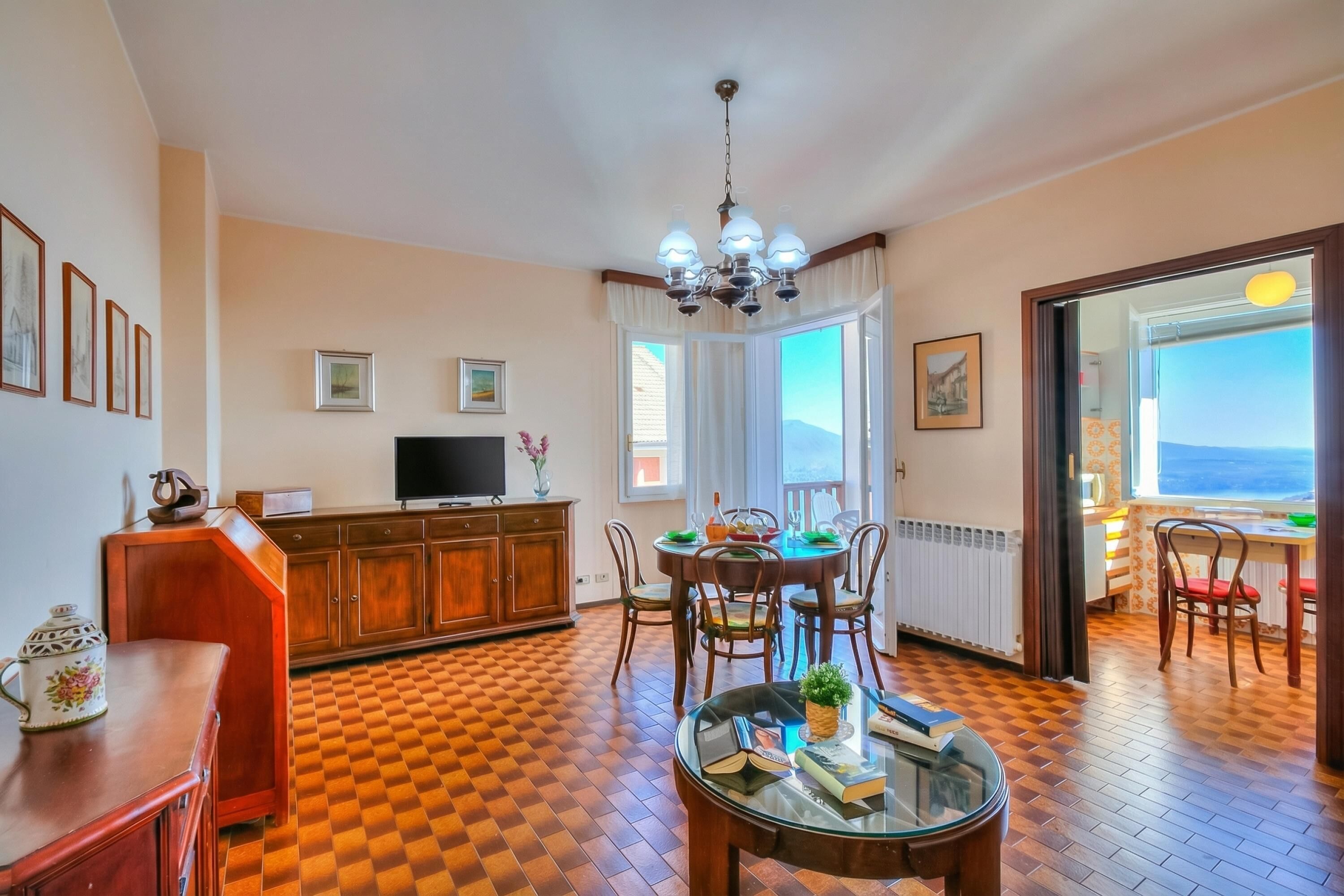 Appartement Familial, plusieurs chambres, côté montagne (Nicoletta's Lake View Stresa) | Restauration