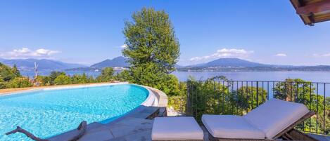 Villa Familiale, 3 chambres, cheminée, cÎté montagne (Paradis Relais Infinity Pool Lake) | Piscine | Piscine extérieure