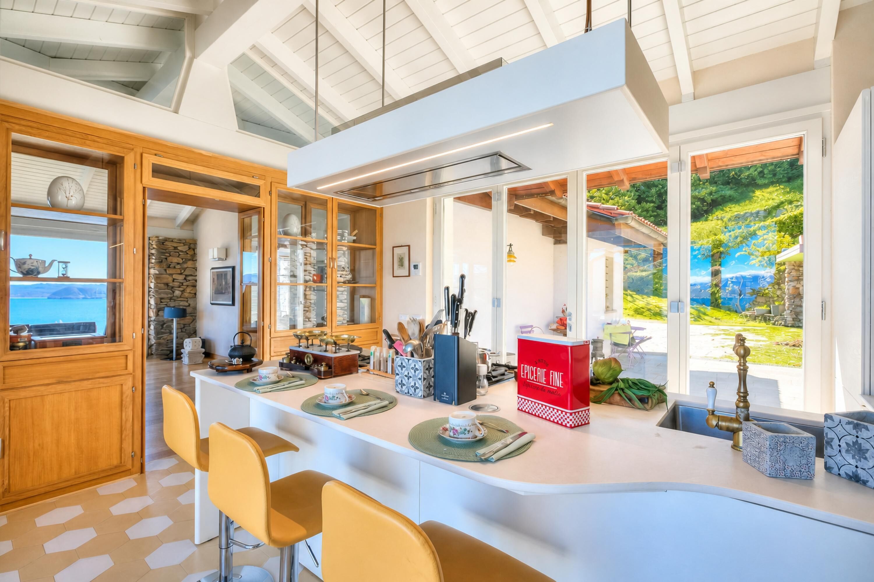 Family Villa, 3 Bedrooms, Fireplace, Mountainside (Paradis Relais Private Hilltop Villa,) | Dining