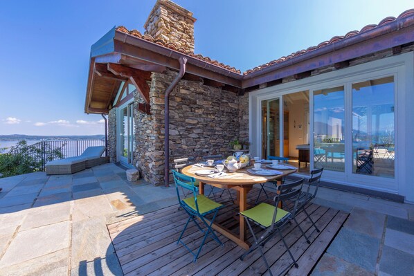 Outdoor dining - Paradis Relais Infinity Pool View (Belgirate)